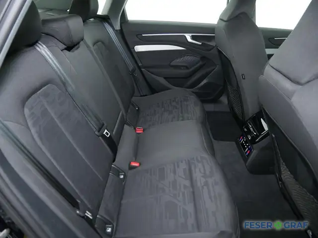 Audi A6 view 8