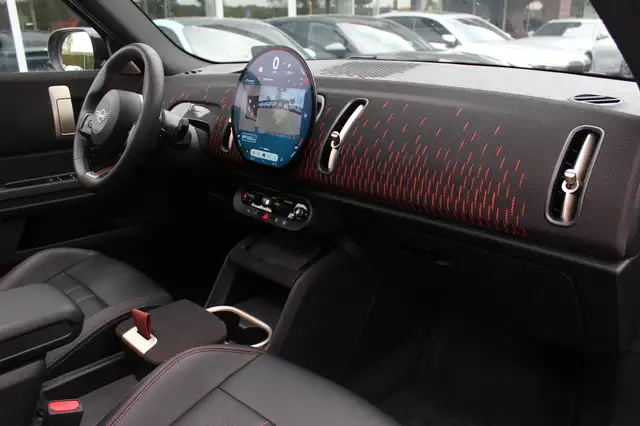 MINI Countryman view 13