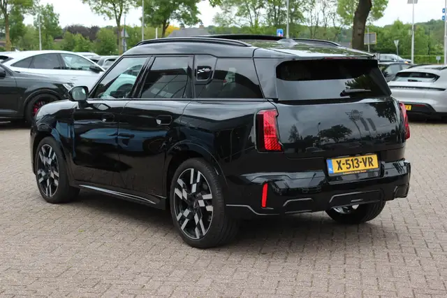 MINI Countryman view 3