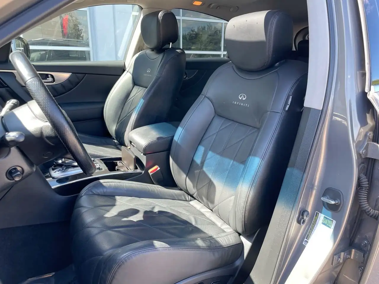 Infiniti FX снимка Infiniti FX