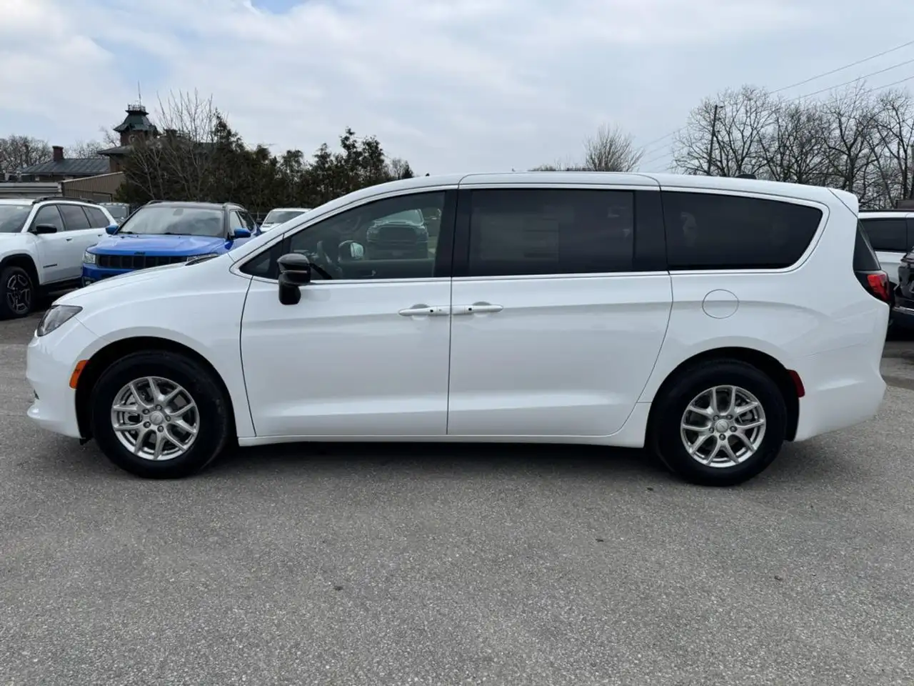Chrysler Grand Caravan photo Chrysler Grand Caravan