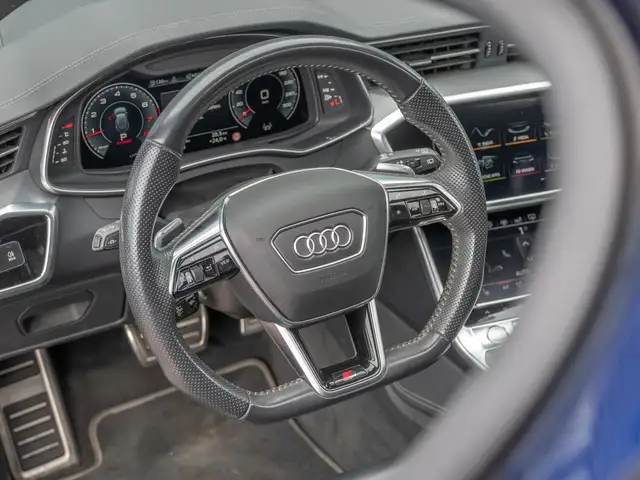Audi A6 Avant view 6