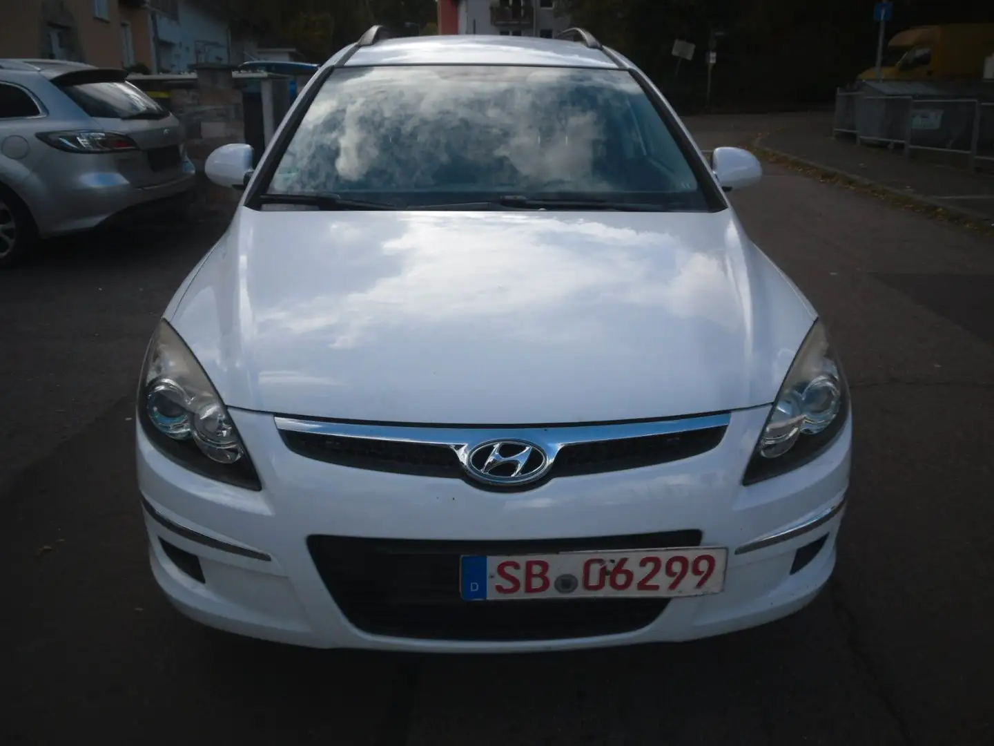 Hyundai i30 cw Edition+ Klima 151000KM 90 PS 1. Hand Weiß - 2