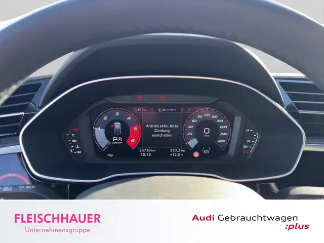 Audi Q3 view 11