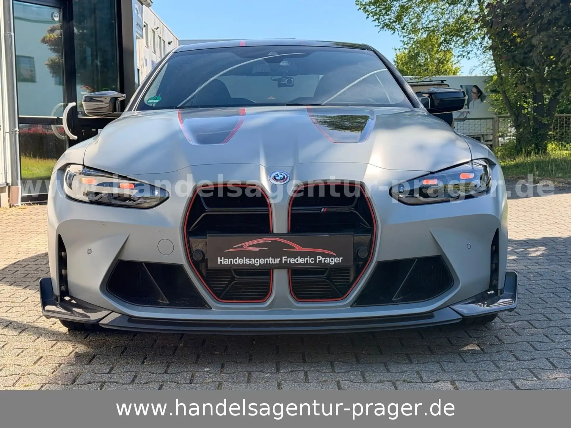 BMW M4 Coupe 2023 화이트 사진 2