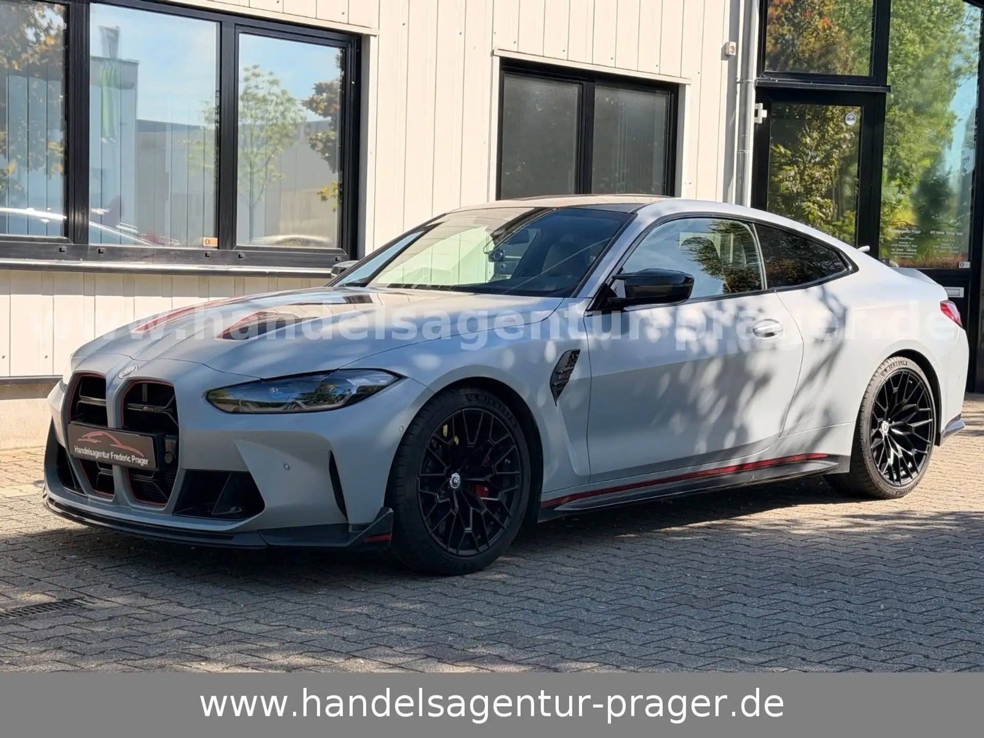 BMW M4 Coupe 2023 화이트 사진 1