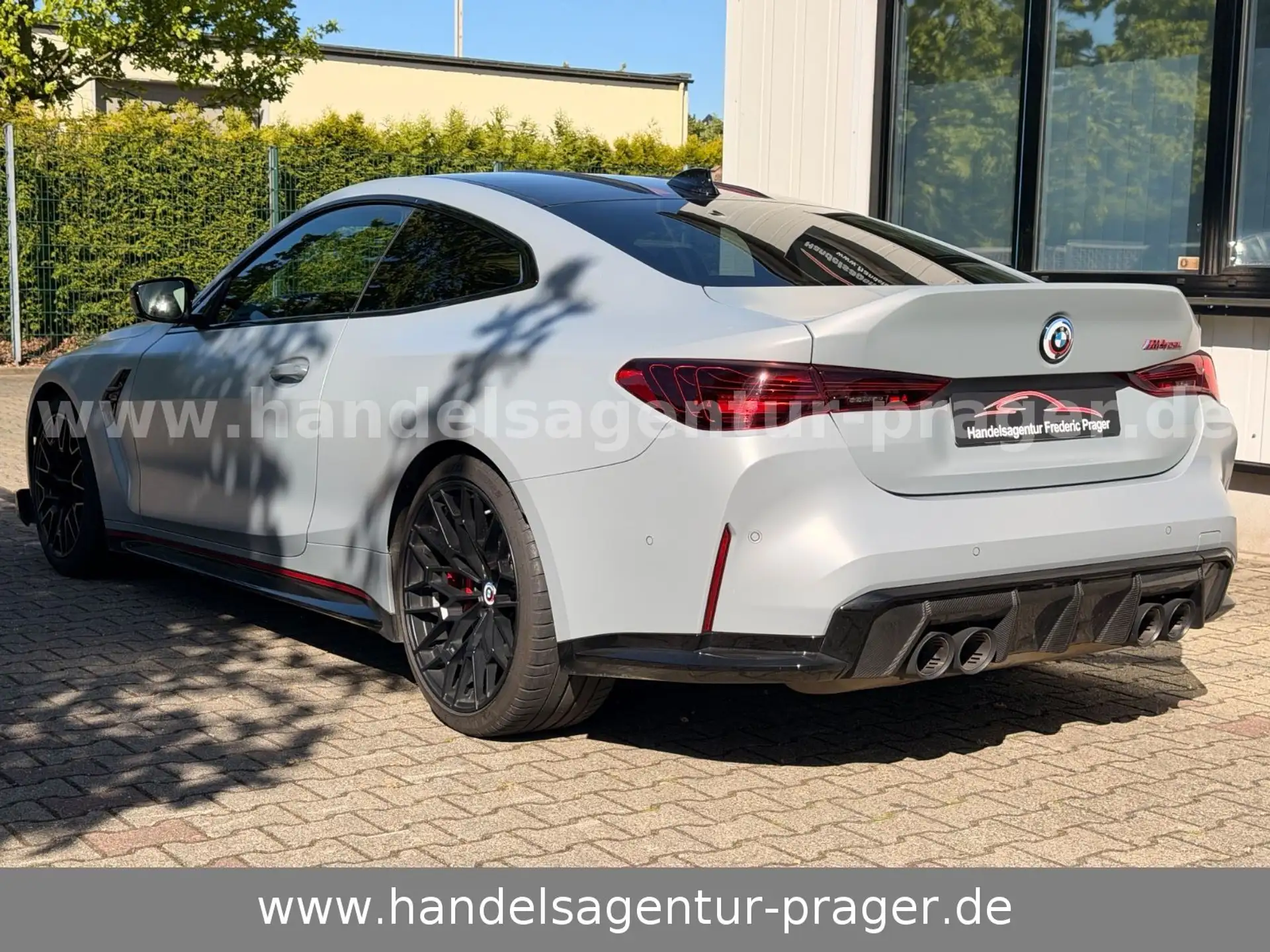 BMW M4 Coupe 2023 화이트 사진 6
