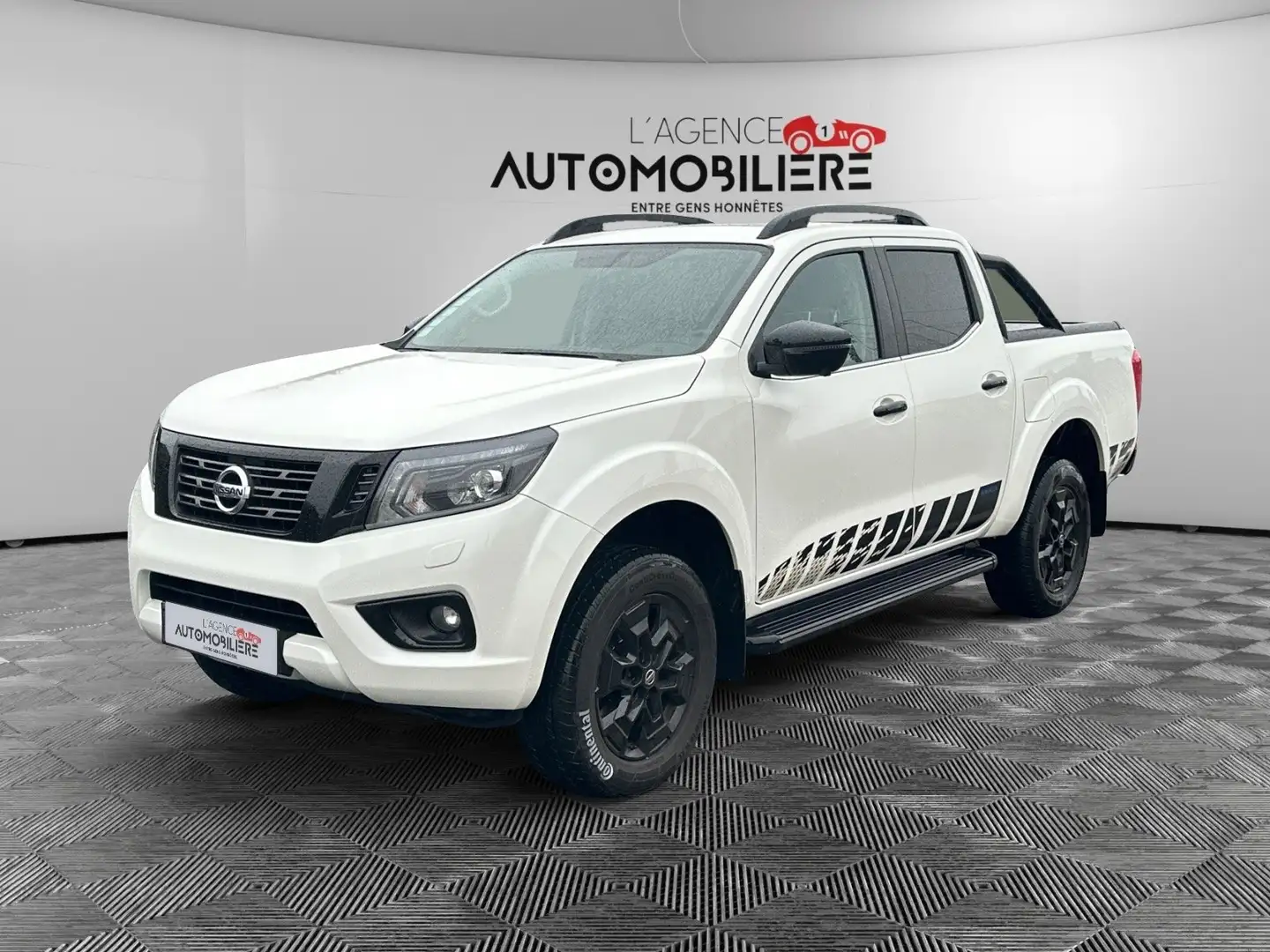 Nissan Navara 2,3 Diesel Met 1 jaar garantie mogelijk tot 5 jaar Blanc - 1
