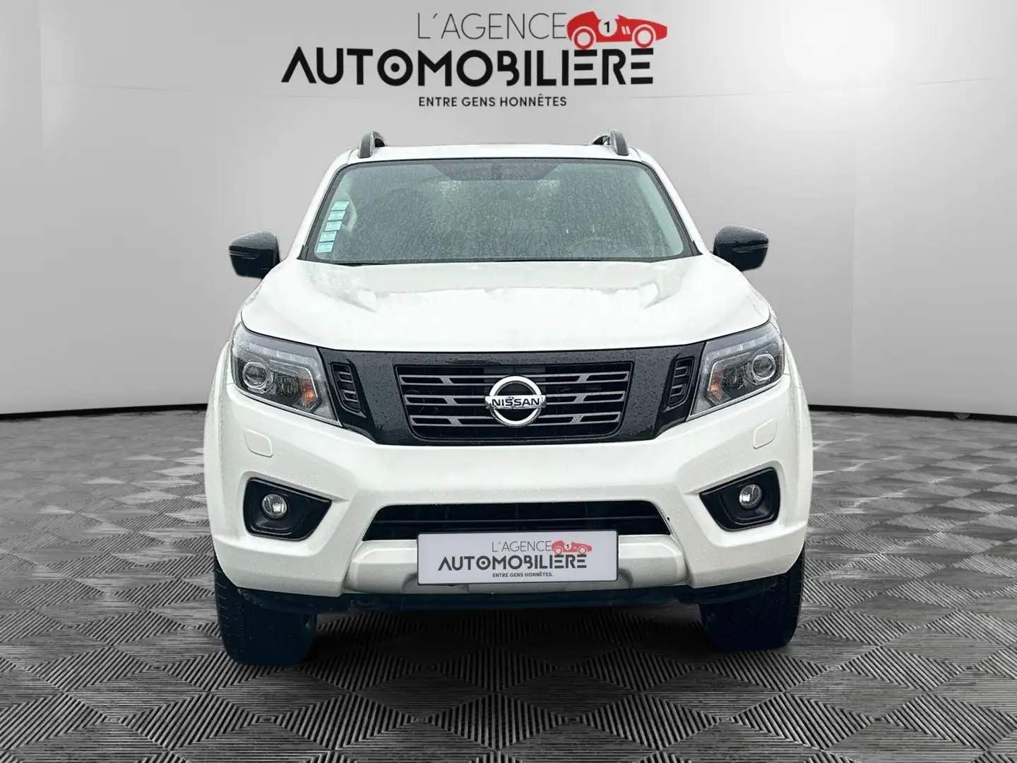 Nissan Navara 2,3 Diesel Met 1 jaar garantie mogelijk tot 5 jaar Blanc - 2