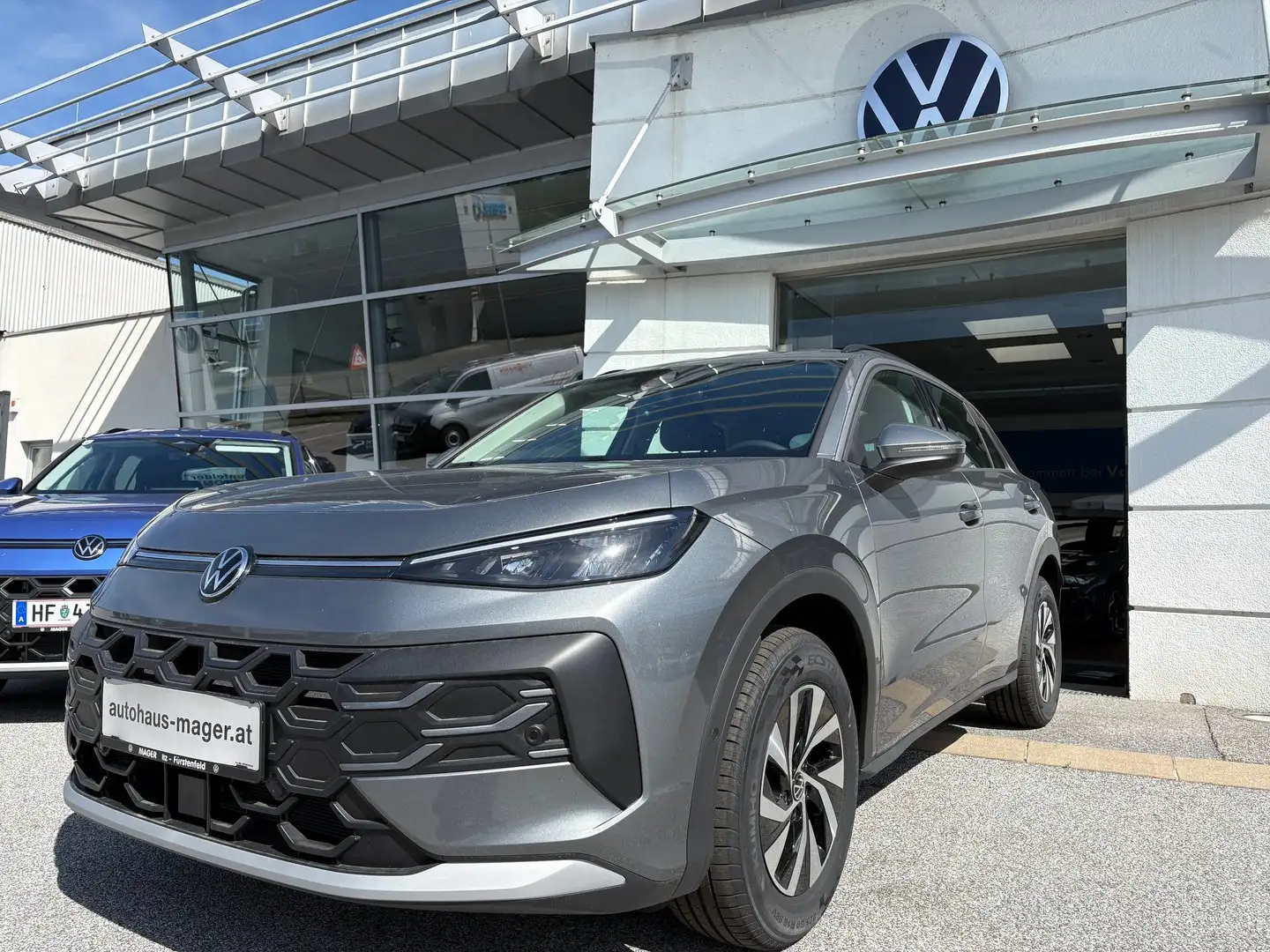 Volkswagen T-Roc 4Me eTSI DSG Grau - 1