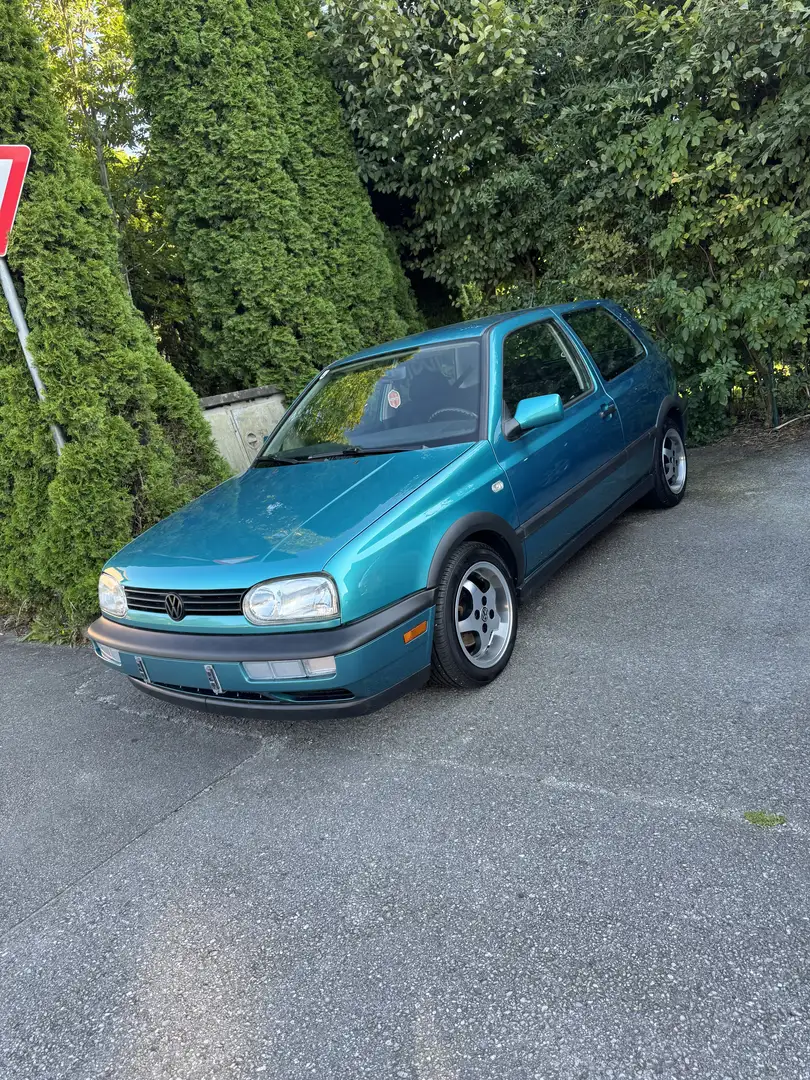 Volkswagen Golf - 1