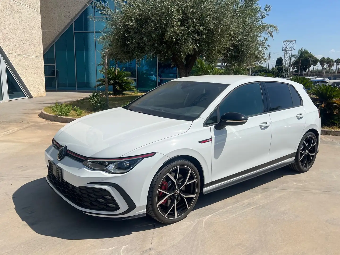 Volkswagen Golf GTI 2.0 tsi 245cv possibilità noleggio no scoring Bianco - 1
