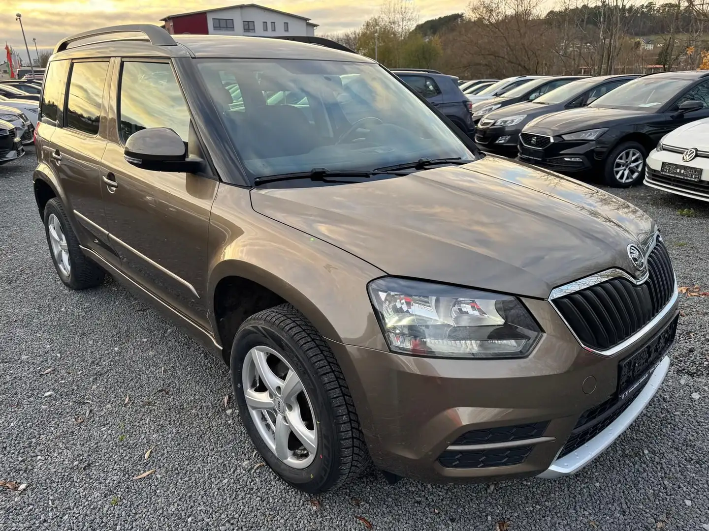 Skoda Yeti 1.2 TSI *COOL-EDITION*PDCHI*KLIMA*SHZ*RADIO Braun - 1