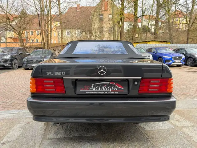 Mercedes-Benz SL view 6