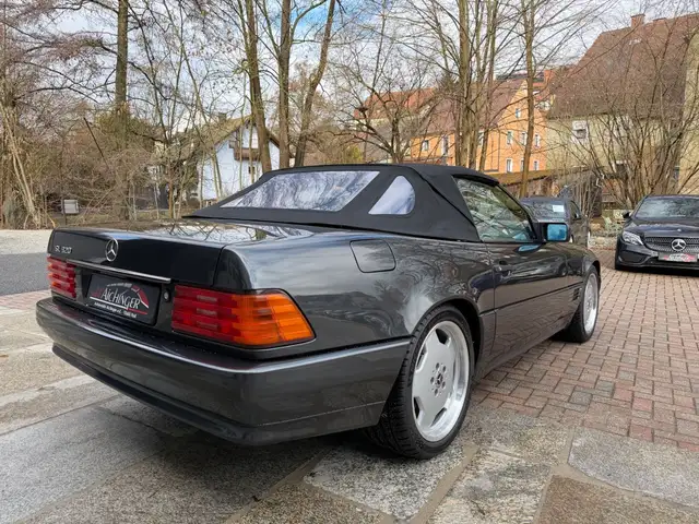 Mercedes-Benz SL view 5
