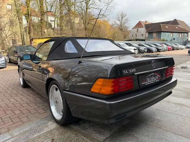 Mercedes-Benz SL view 7
