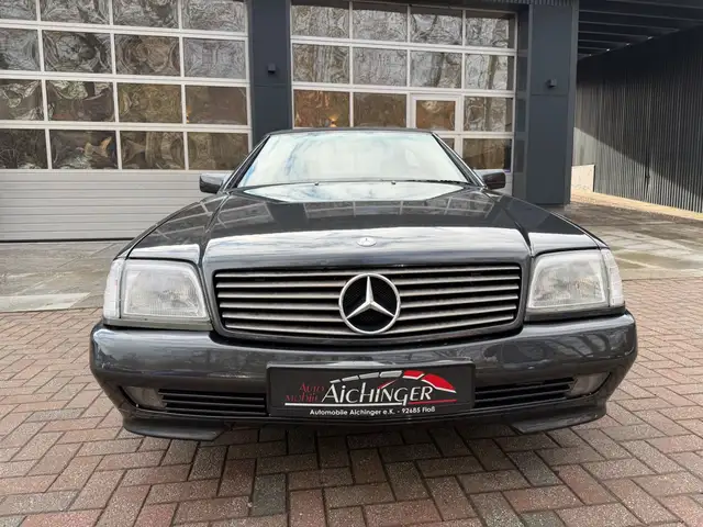 Mercedes-Benz SL view 2