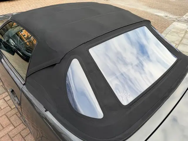 Mercedes-Benz SL view 11
