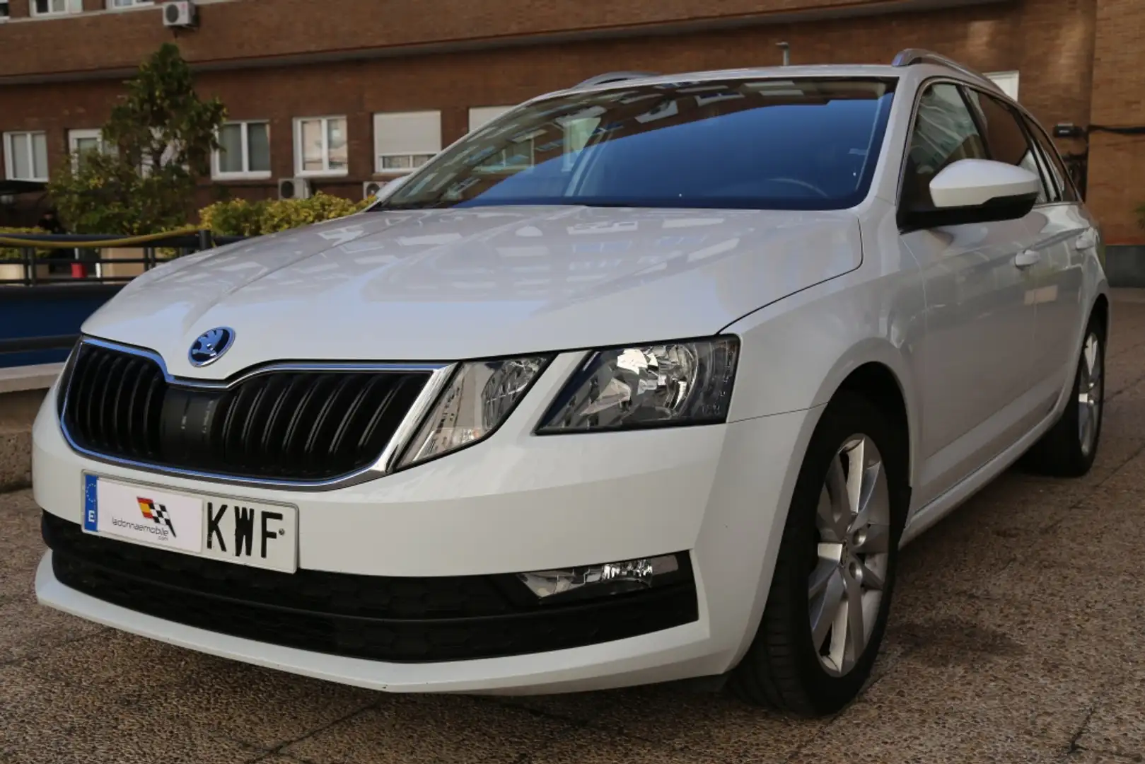 Skoda Octavia Combi 1.6TDI CR Ambition Wit - 2