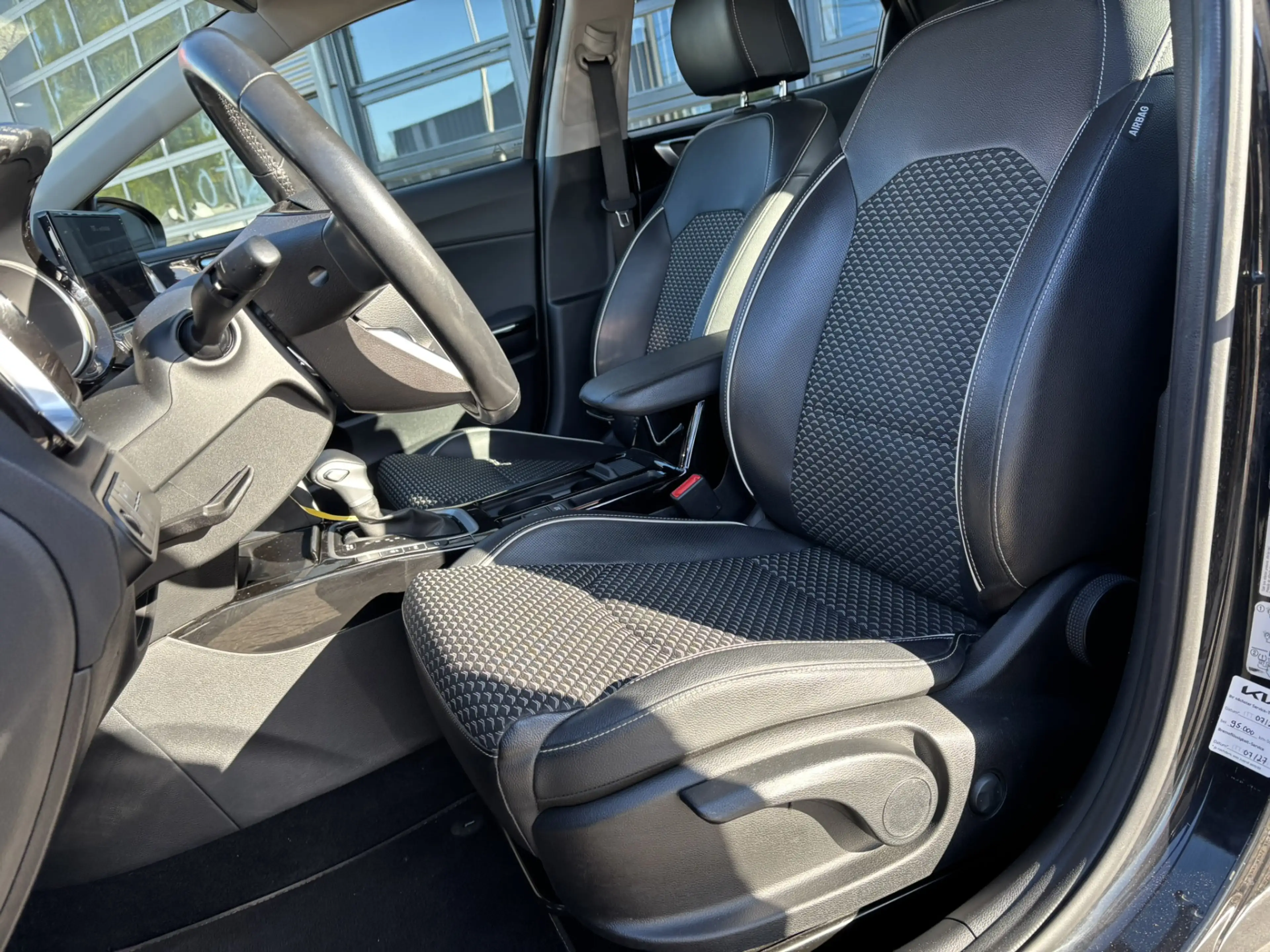 Kia XCeed 1.5 T-GDI MHEV DynamicPlusLine / Navi / Applecarpl — photo 9