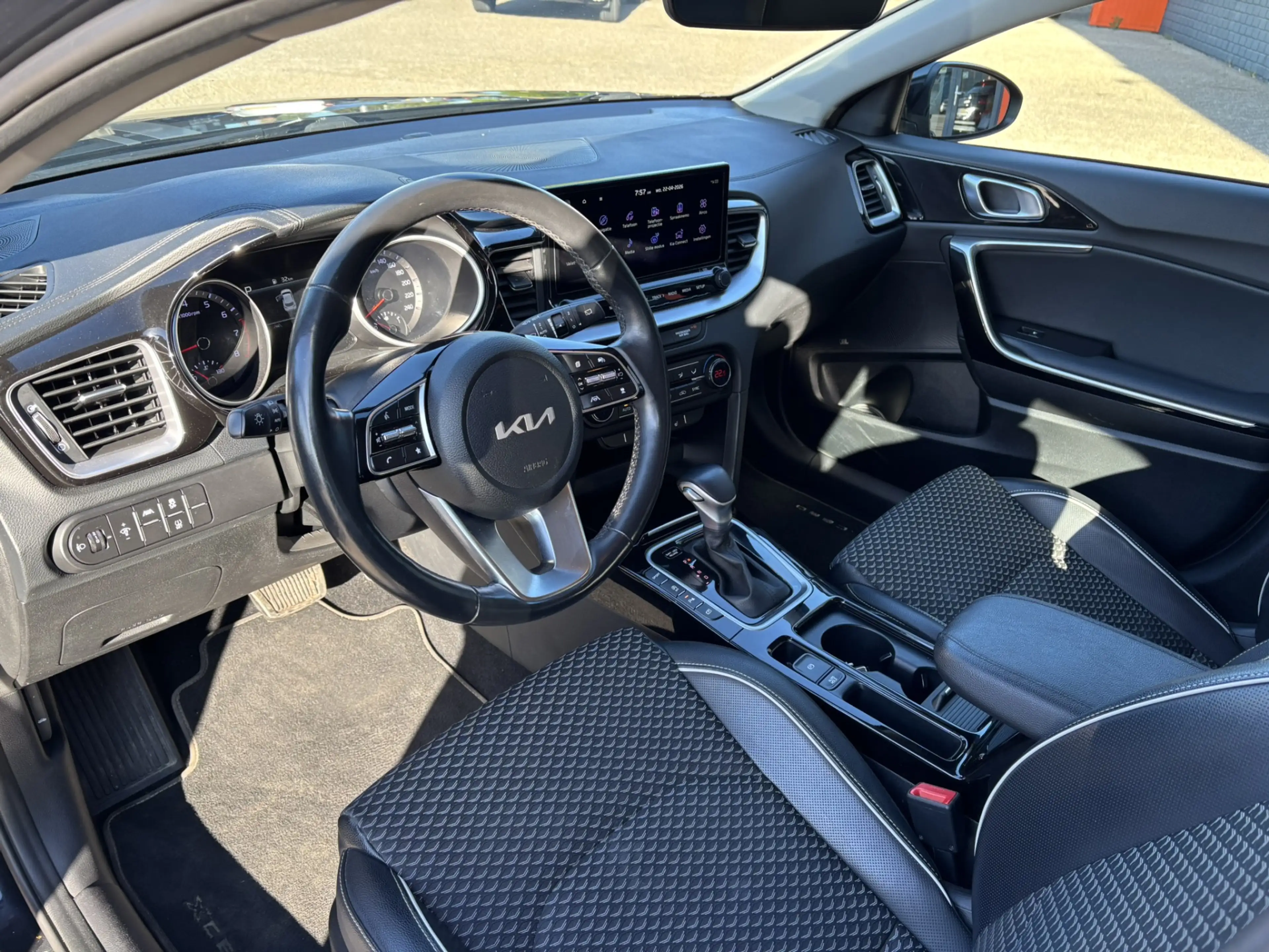 Kia XCeed 1.5 T-GDI MHEV DynamicPlusLine / Navi / Applecarpl — photo 5