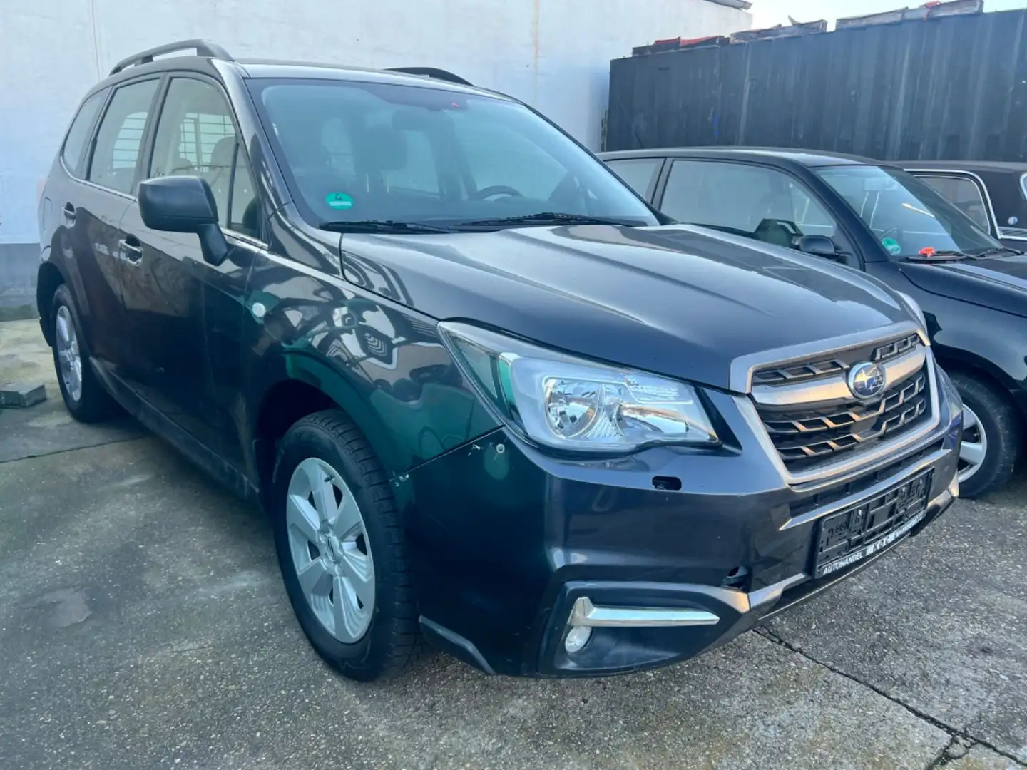 Subaru Forester Active / 1. Hand Grau - 1