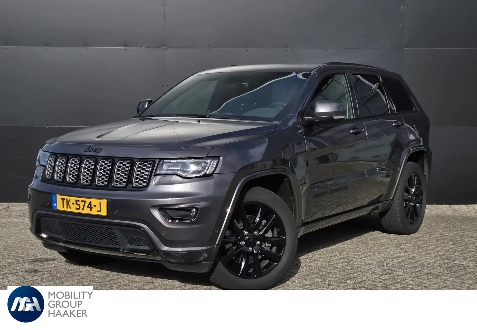Jeep Grand Cherokee 3.0 V6 CRD Night Eagle | Euro6 | BTW aftrekbaar | Grijs - 1