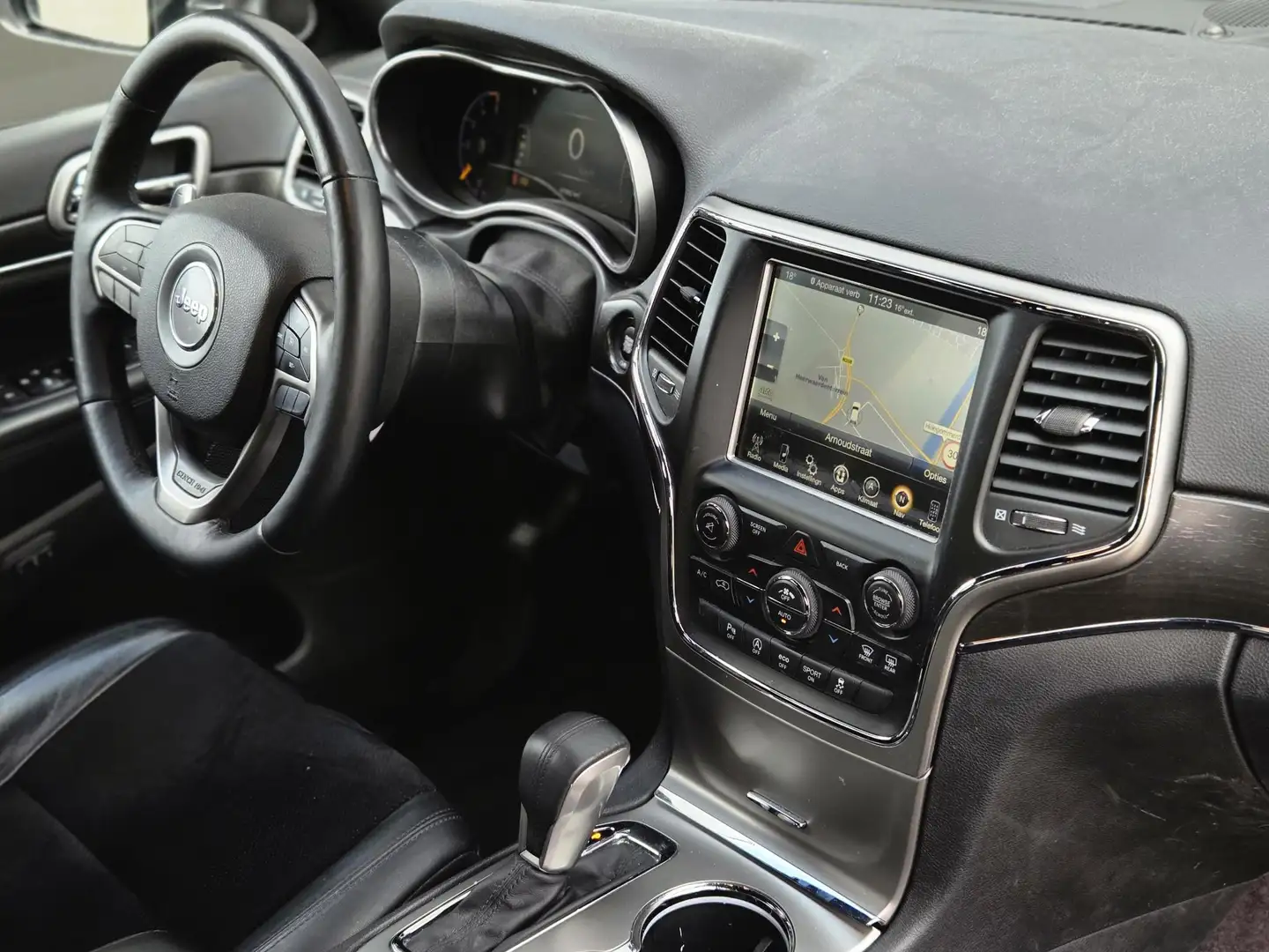 Jeep Grand Cherokee 3.0 V6 CRD Night Eagle | Euro6 | BTW aftrekbaar | Grijs - 2