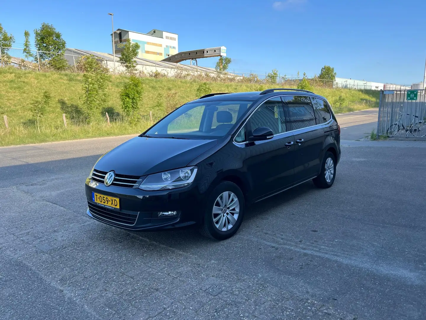 Volkswagen Sharan 1.4 TSI Comfort Line Zwart - 1