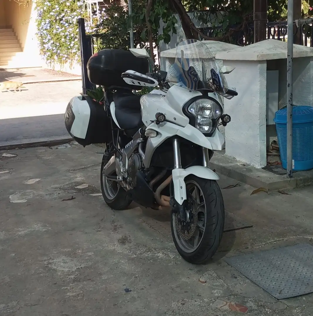 Kawasaki Versys 650 Белый - 2