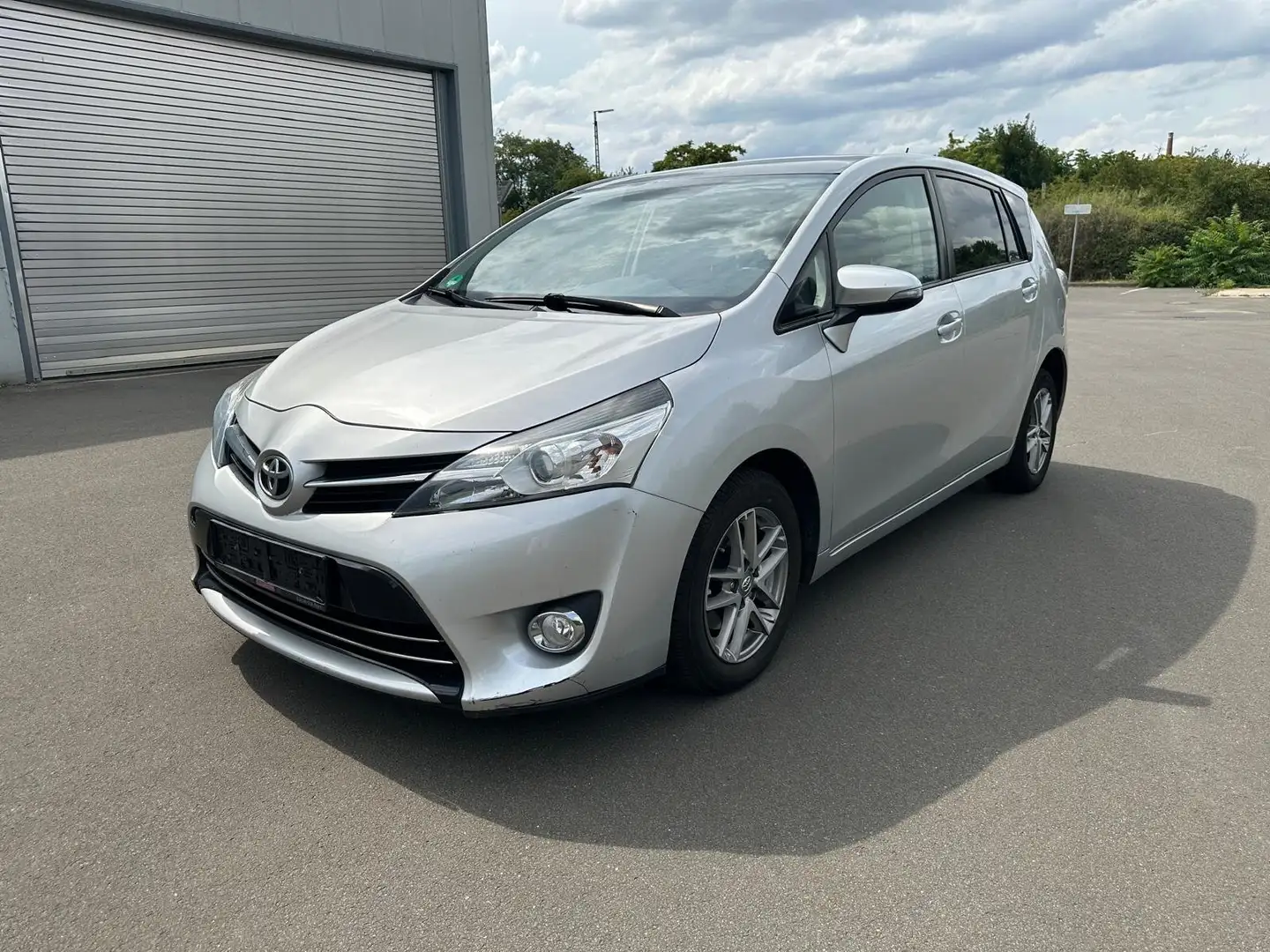 Toyota Verso 1.6 D-4D DPF Skyview *Kamera*Start/Stop*Panorama* Argent - 1