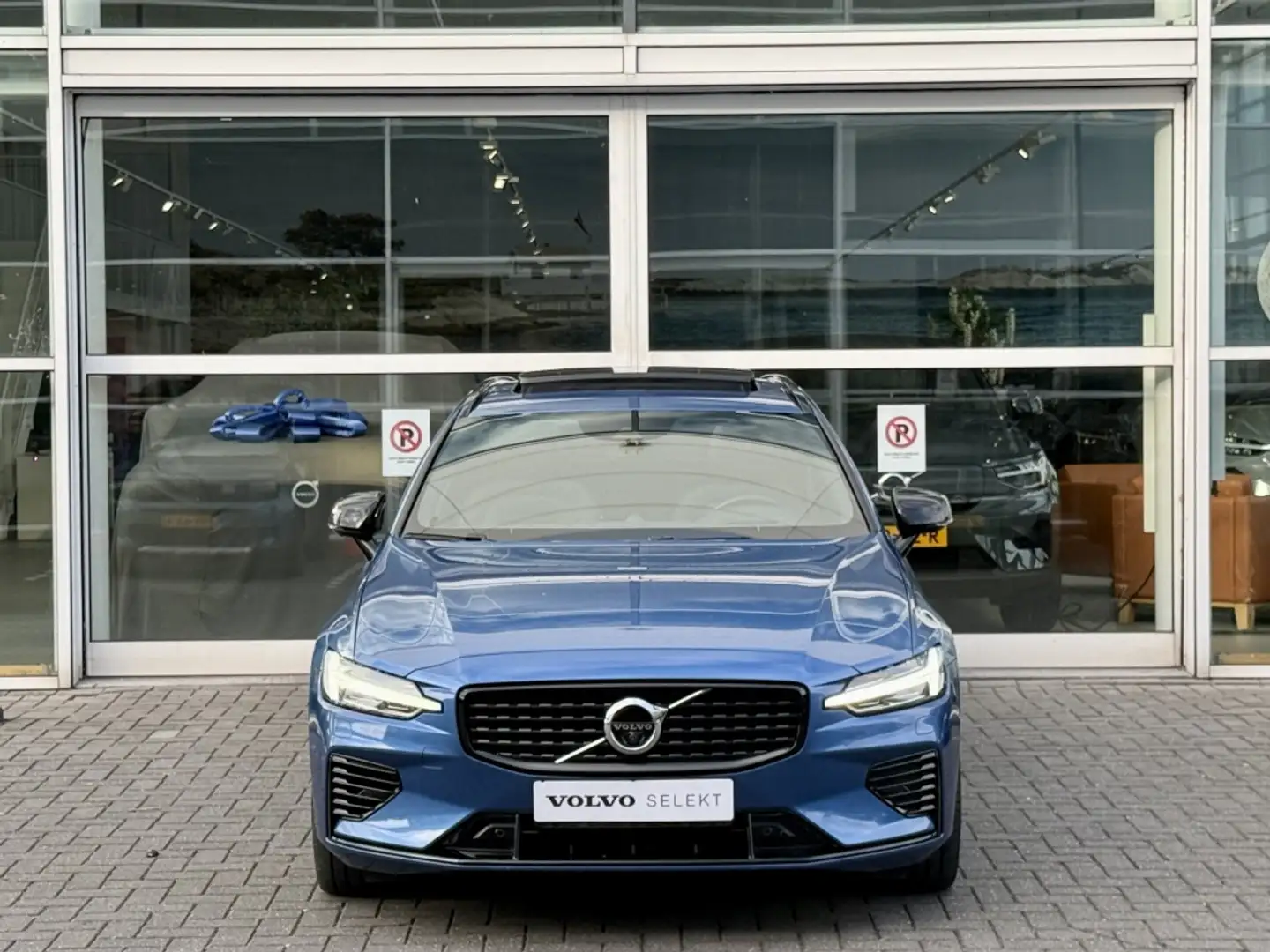 Volvo V60 T6 340PK Recharge R-Design| B&W Sound| Panodak| Ad Blau - 2
