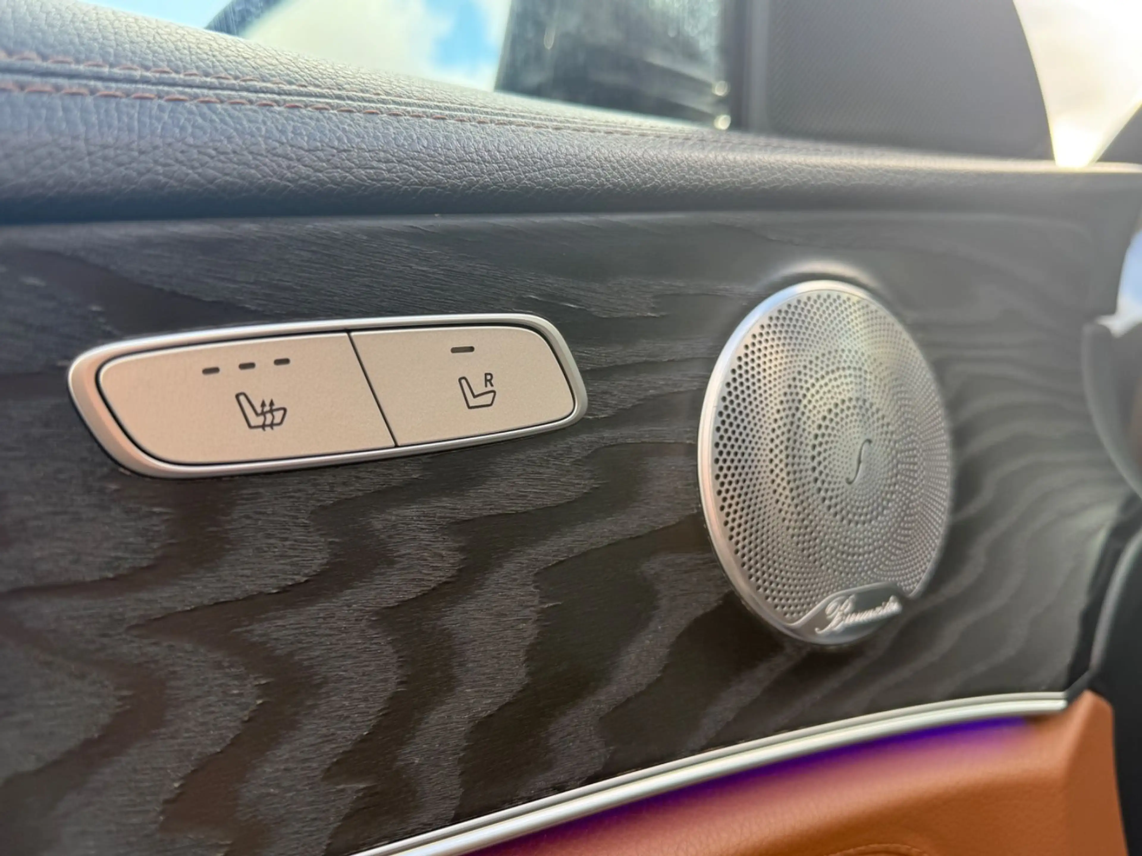 Mercedes-Benz E 350 d AMG PANO-ACC-360-BURMESTER-HUD-SPUR-WIDE — photo 10