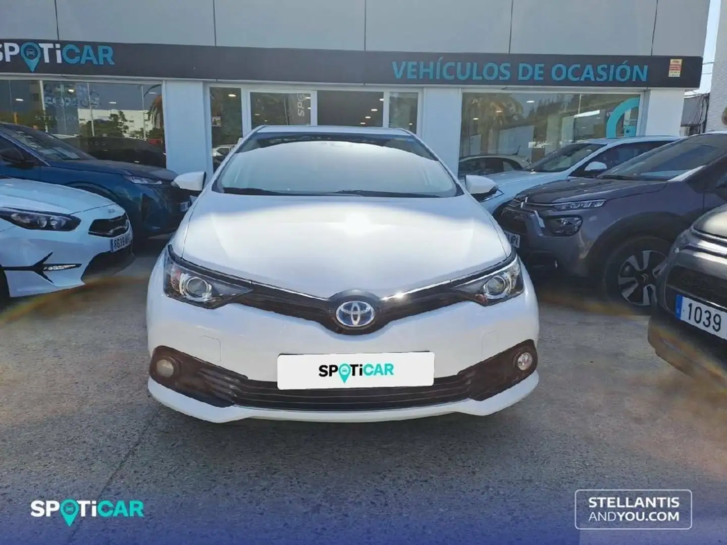 Toyota Auris 1.8 140H Hybrid Advance Blanc - 2