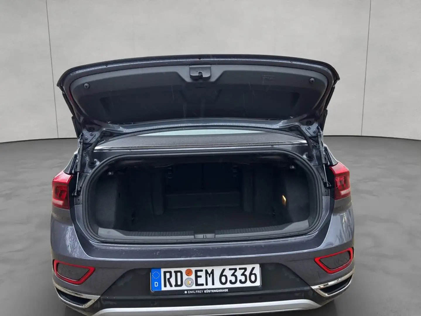 Volkswagen T-Roc Cabriolet 1.5 TSI OPF DSG Move ACC DCC AHK Grau - 2