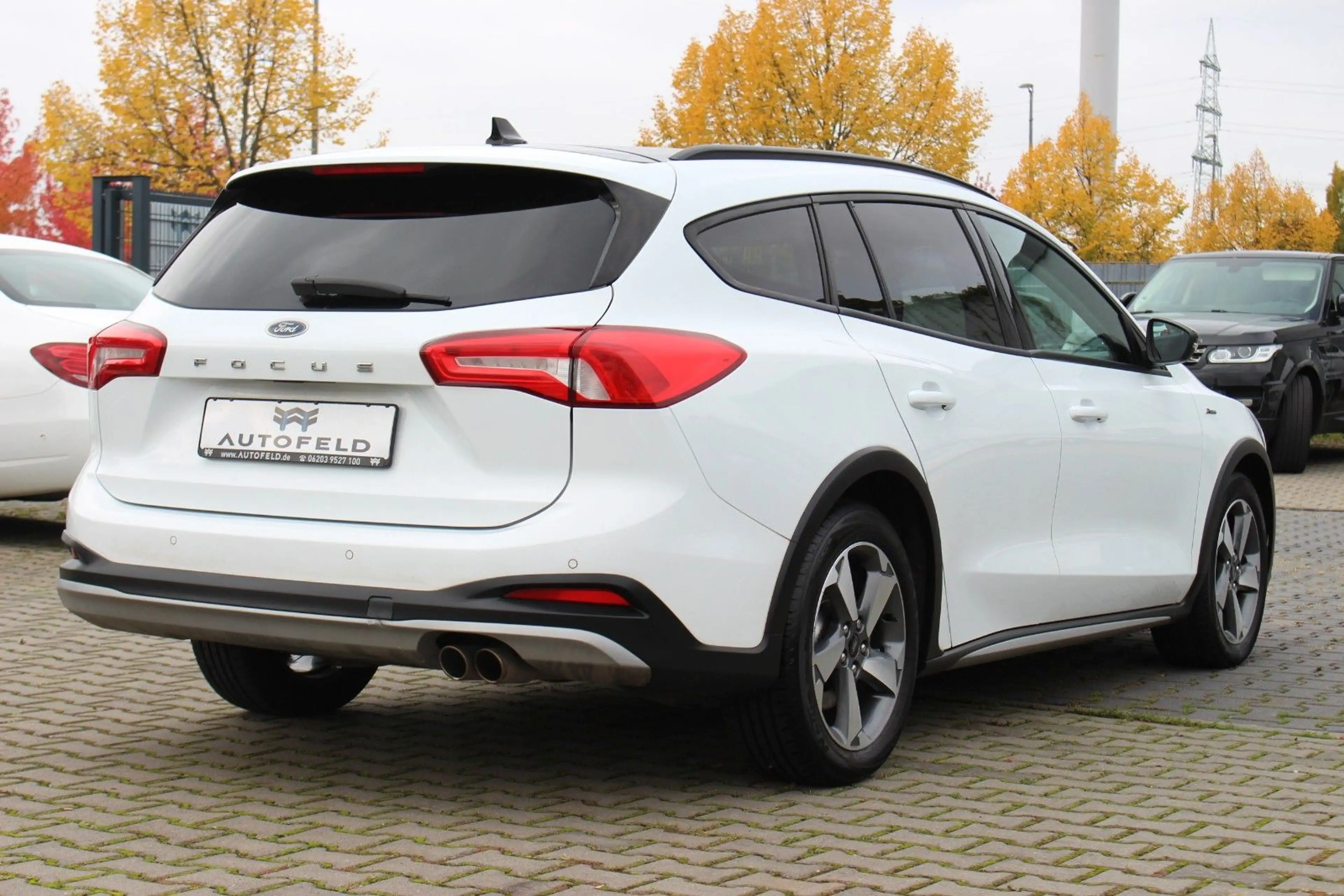Ford Focus 1,0 Turnier Active/SHEFT/NAVI/SHZ/PDC/TEMP — photo 5