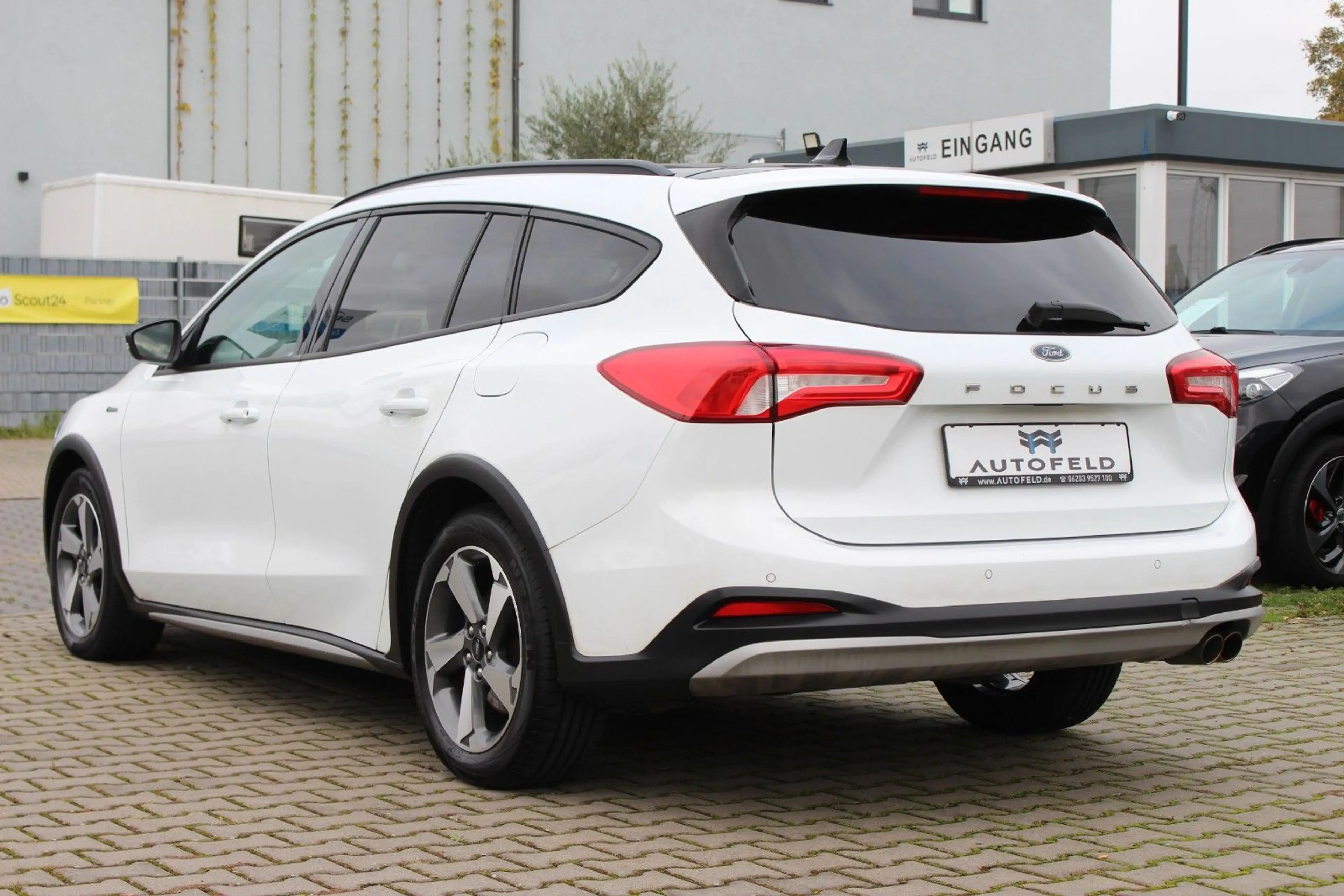 Ford Focus 1,0 Turnier Active/SHEFT/NAVI/SHZ/PDC/TEMP — photo 7