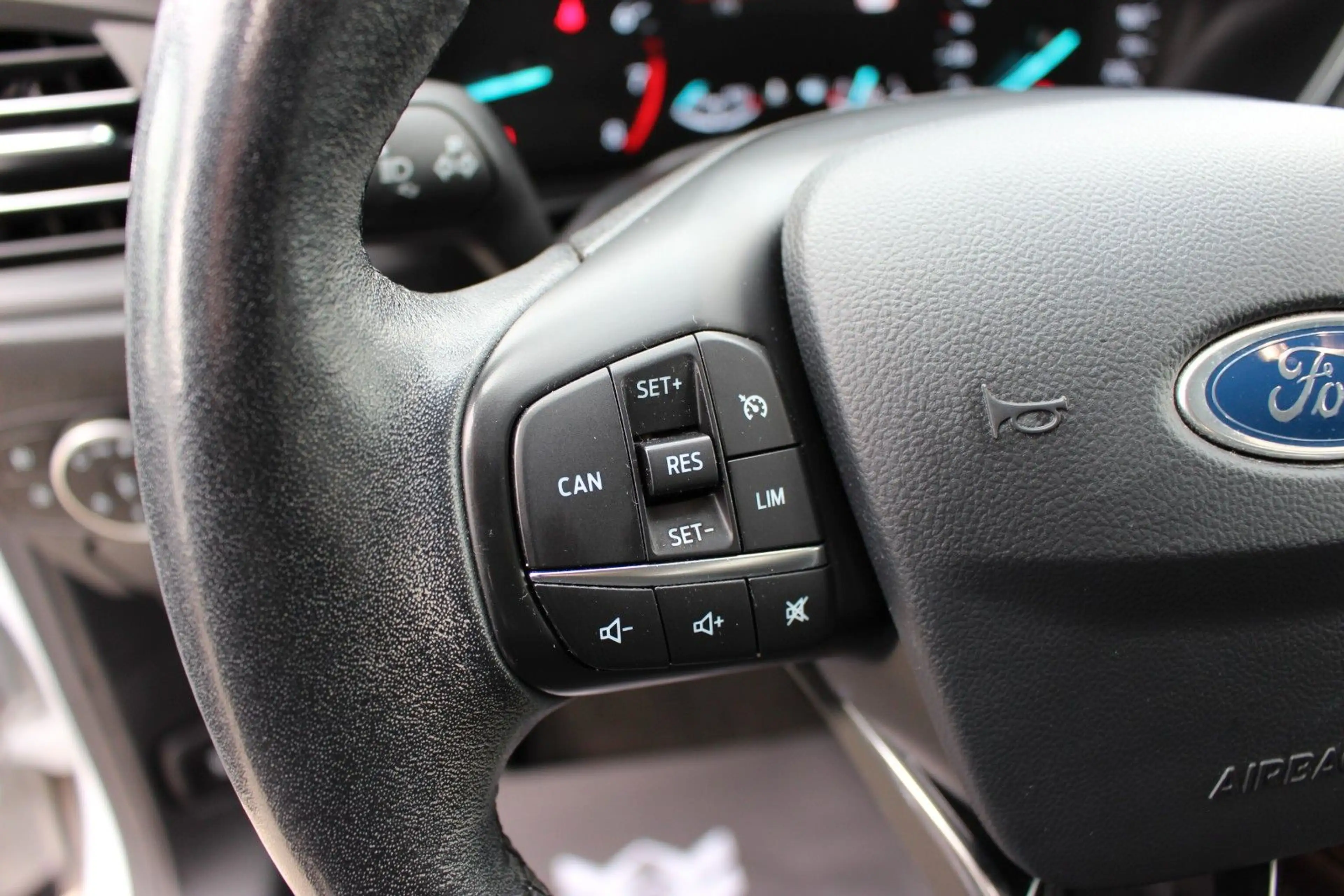 Ford Focus 1,0 Turnier Active/SHEFT/NAVI/SHZ/PDC/TEMP — photo 12