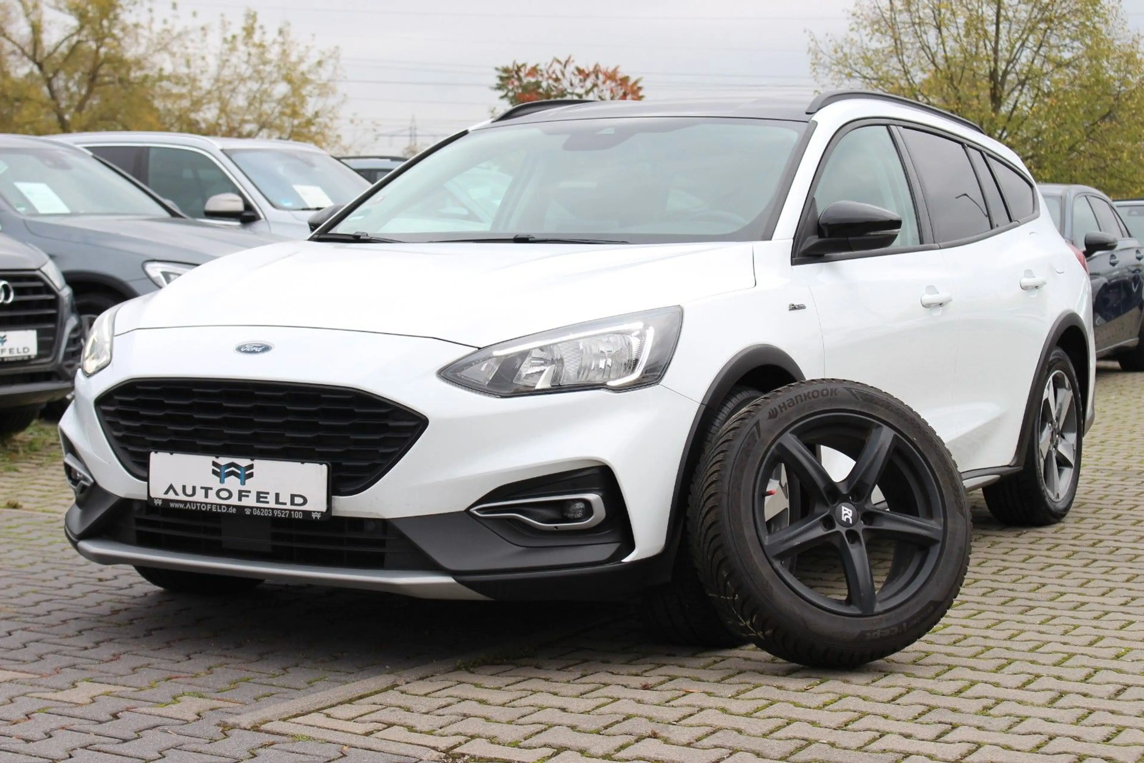 Ford Focus 1,0 Turnier Active/SHEFT/NAVI/SHZ/PDC/TEMP — photo 2