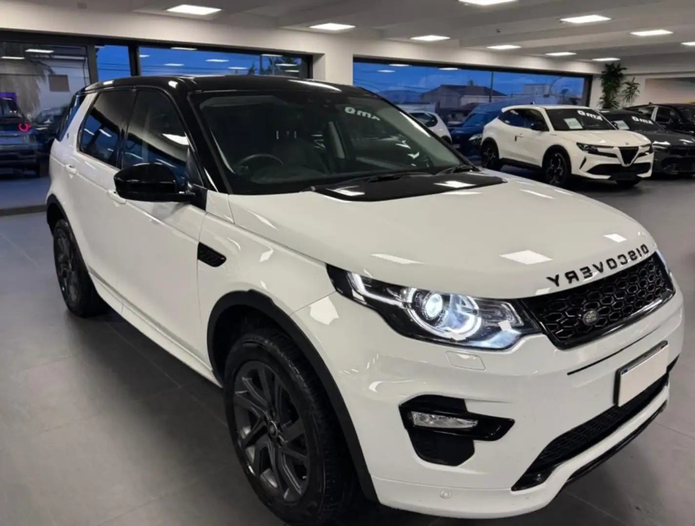 Land Rover Discovery Sport 2.0 TD4 150 CV HSE Bianco - 1