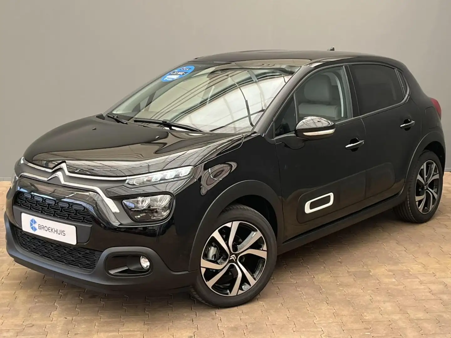 Citroen C3 1.2 PureTech Max € 5.324,- Voorraad Voordeel Zwart - 1