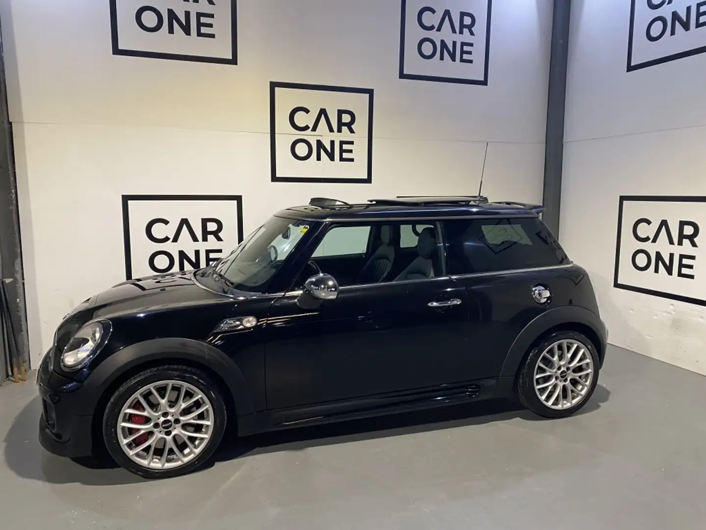 MINI John Cooper Works Schwarz - 2