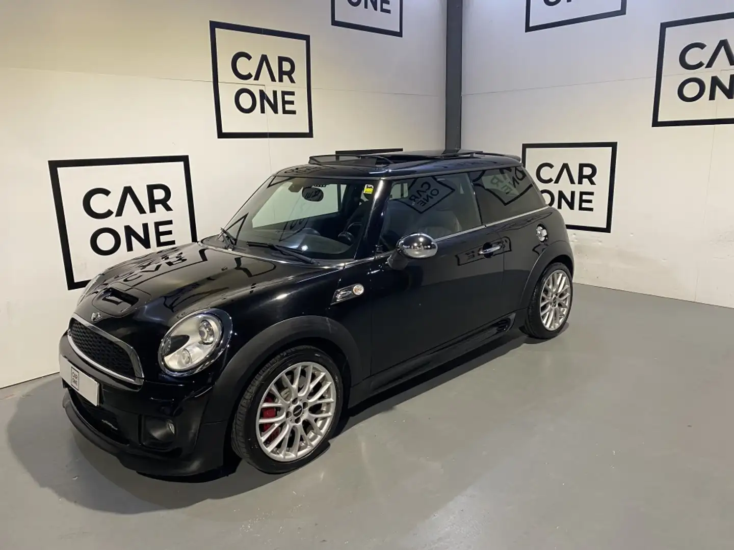 MINI John Cooper Works Schwarz - 1