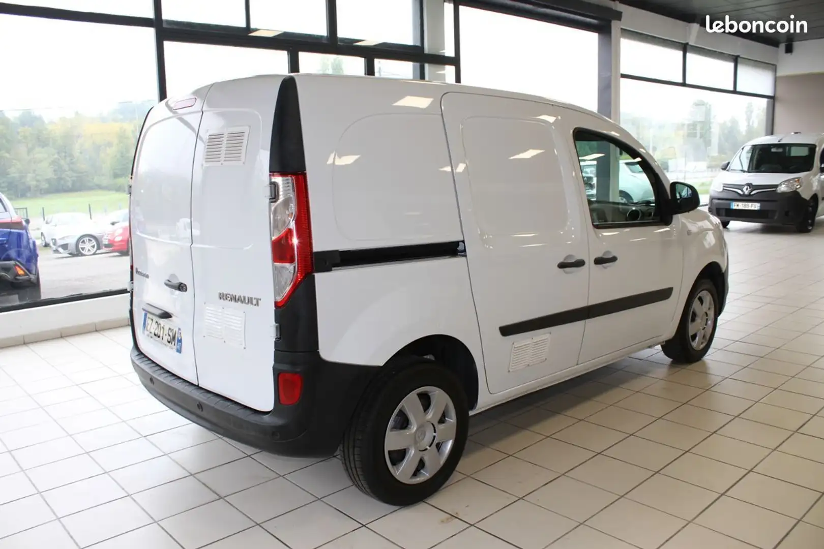 Renault Kangoo 1.5 dci 90 ch Extra R Link 1er Main TVA Recupérable -GPS- Protection Inox 8660 HT Weiß - 2