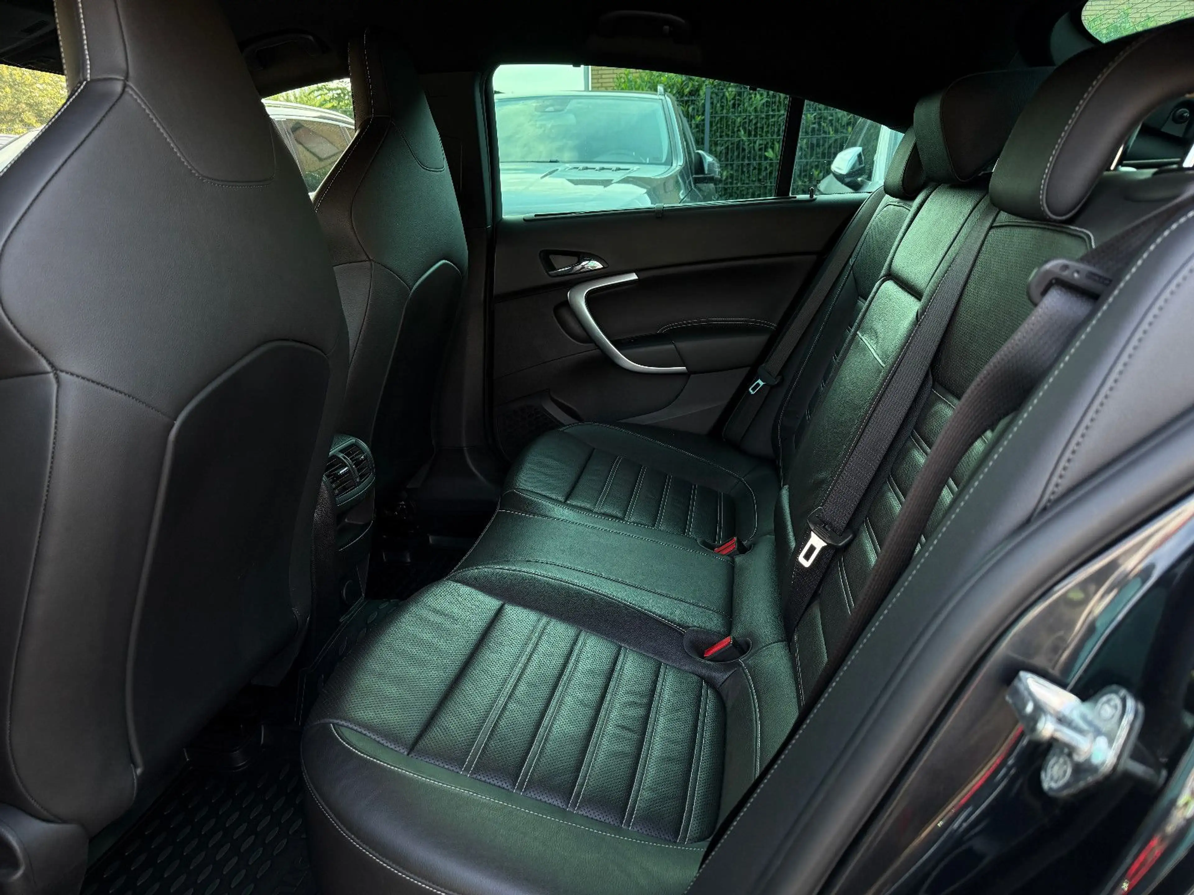 Opel Insignia Limo OPC 4x4, Leder, Recaro, Brembo — photo 12