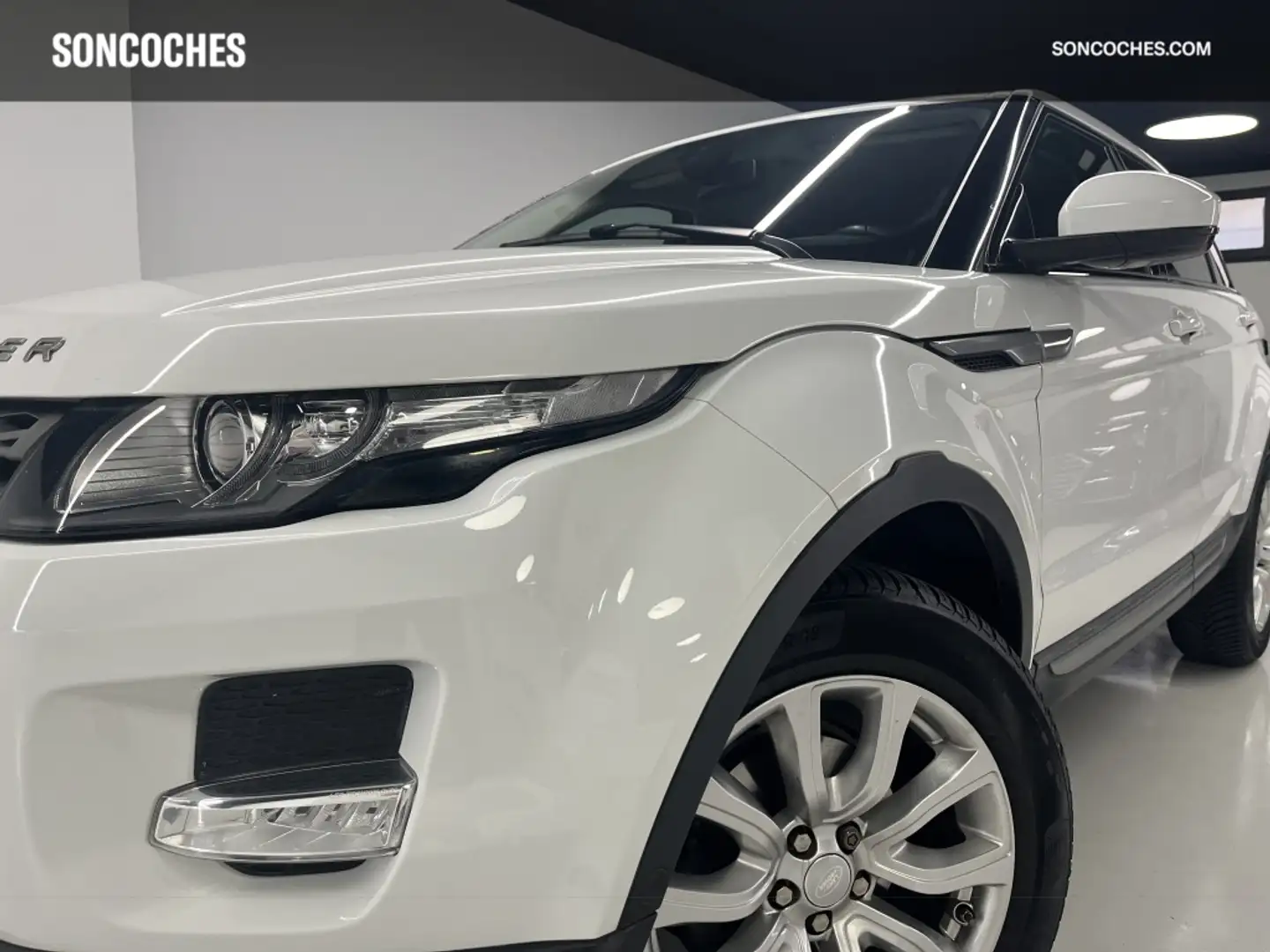 Land Rover Range Rover Evoque 2.2L eD4 Pure Tech 4x2 bijela - 2