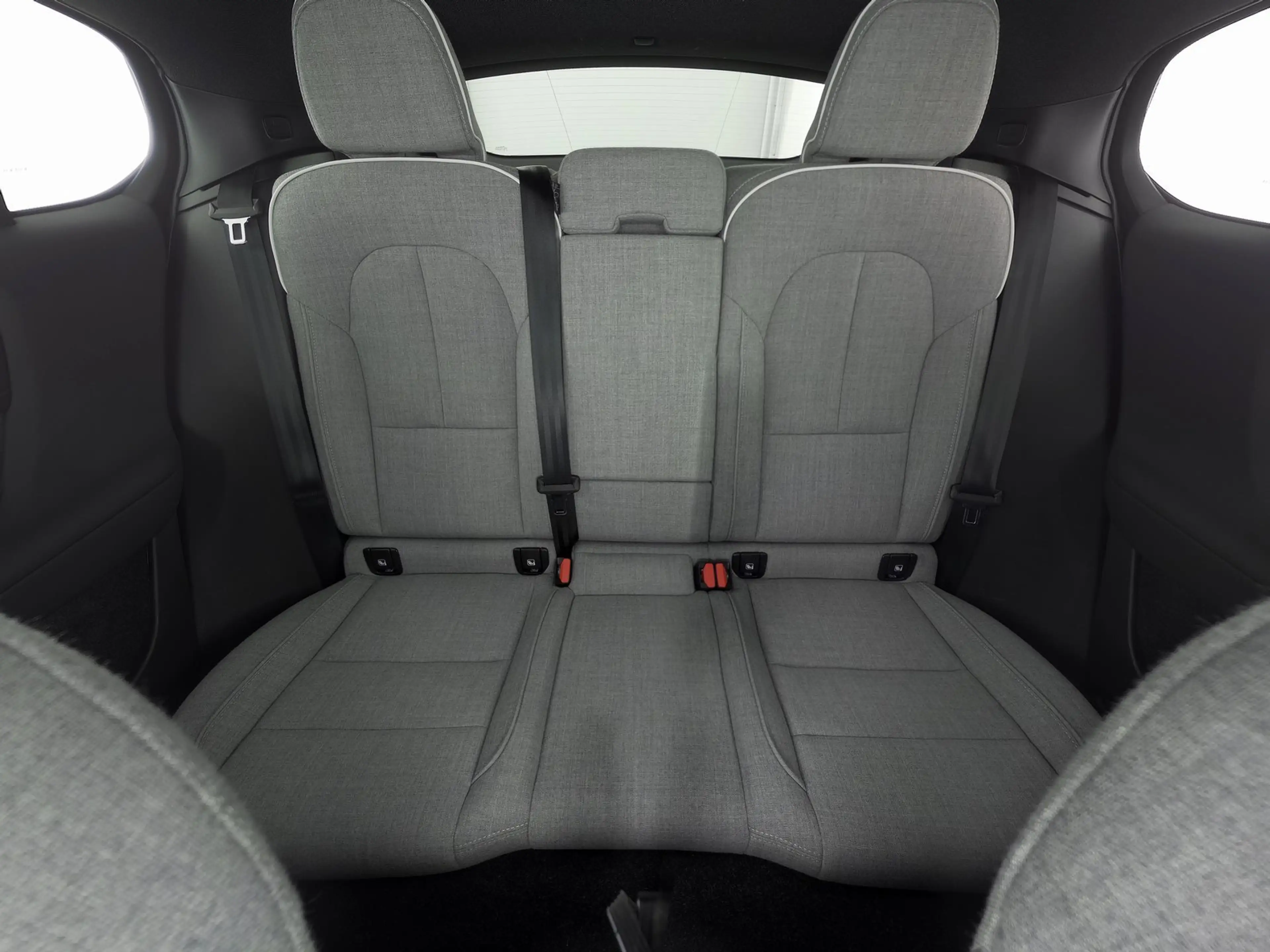 Volvo C40 Recharge TWIN AWD Ultimate 20"+AHK+WINTER-PA — photo 5