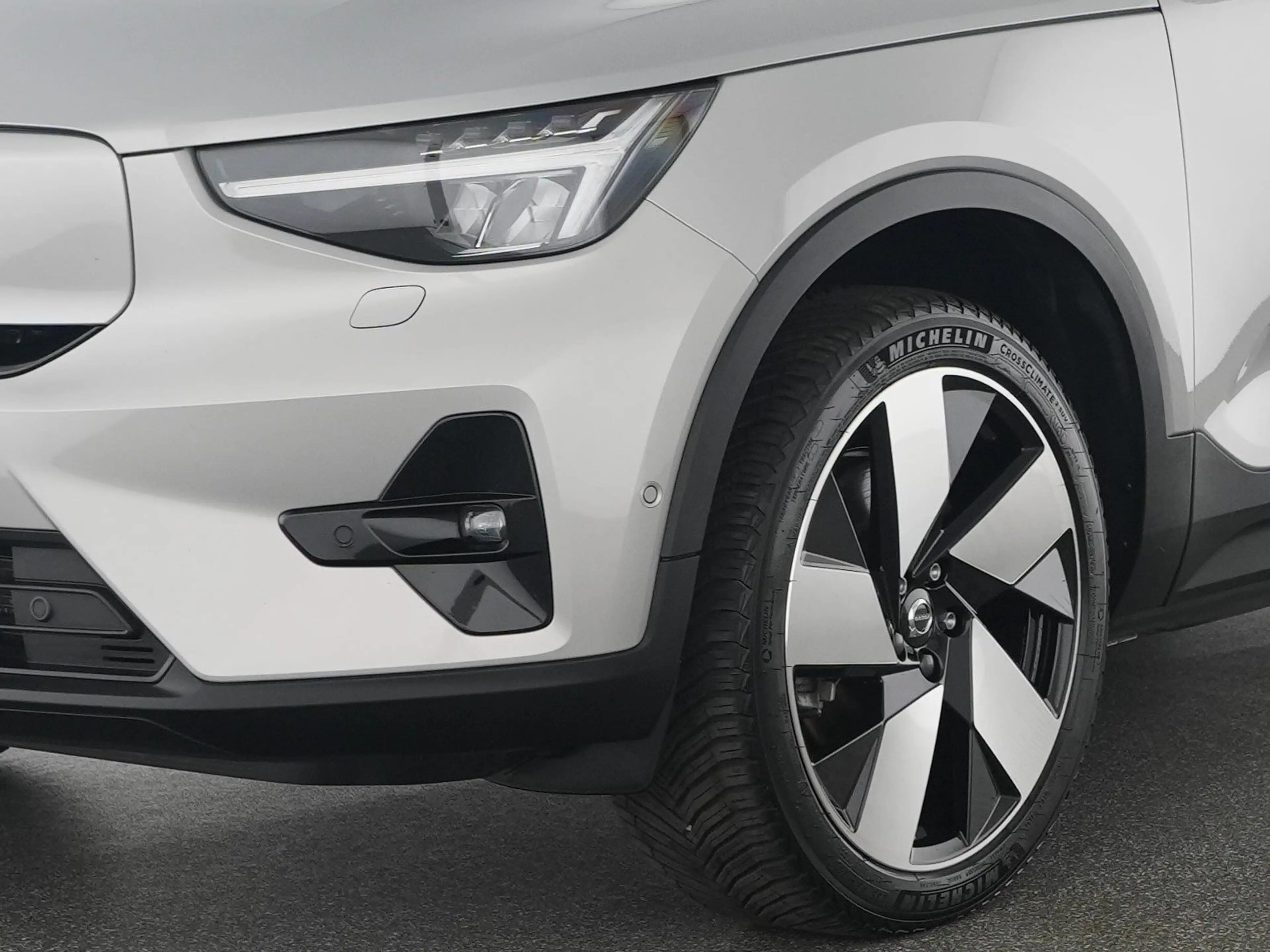 Volvo C40 Recharge TWIN AWD Ultimate 20"+AHK+WINTER-PA — photo 9