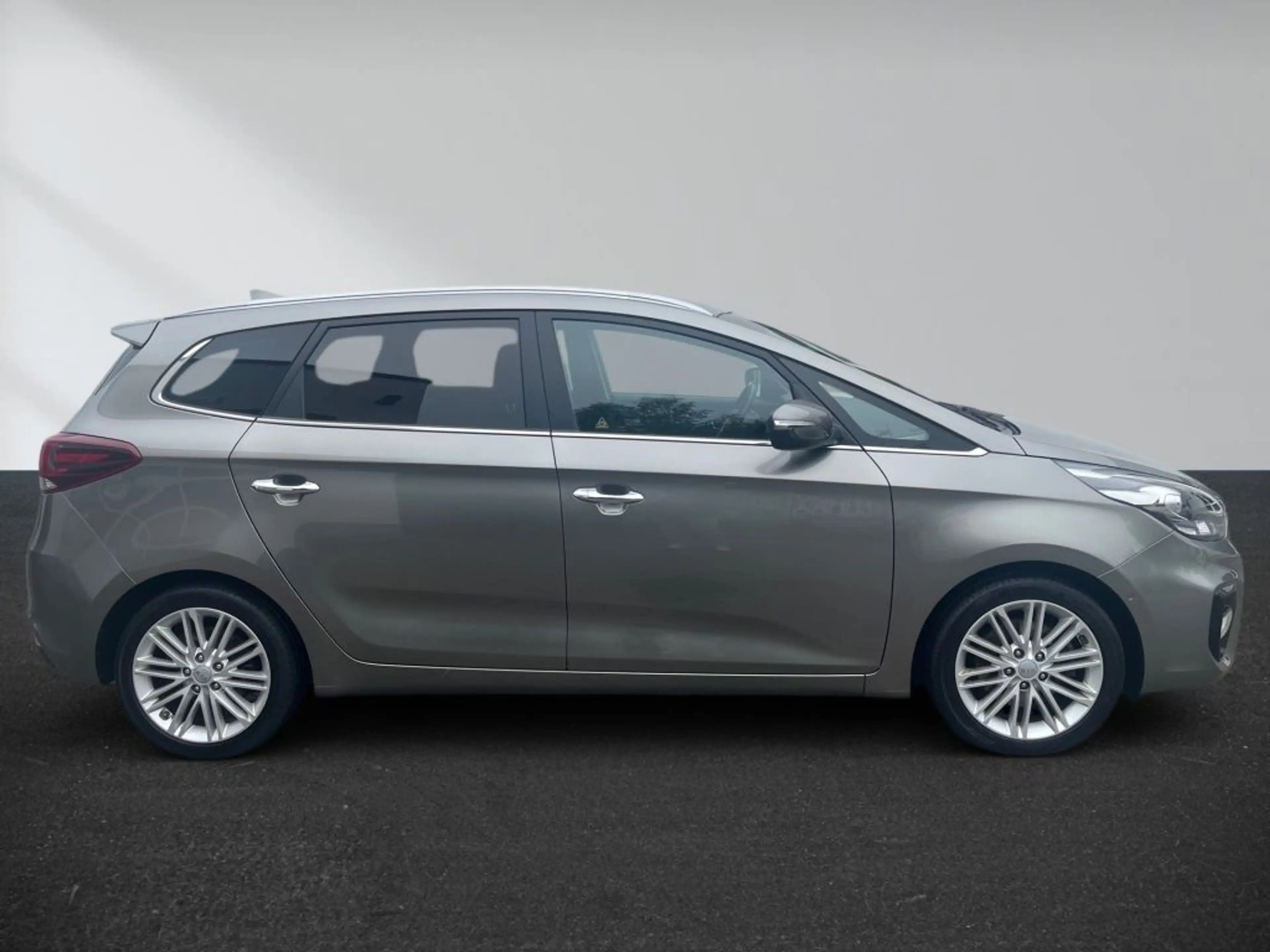 Kia Carens 2.0 GDI Vision — photo 3