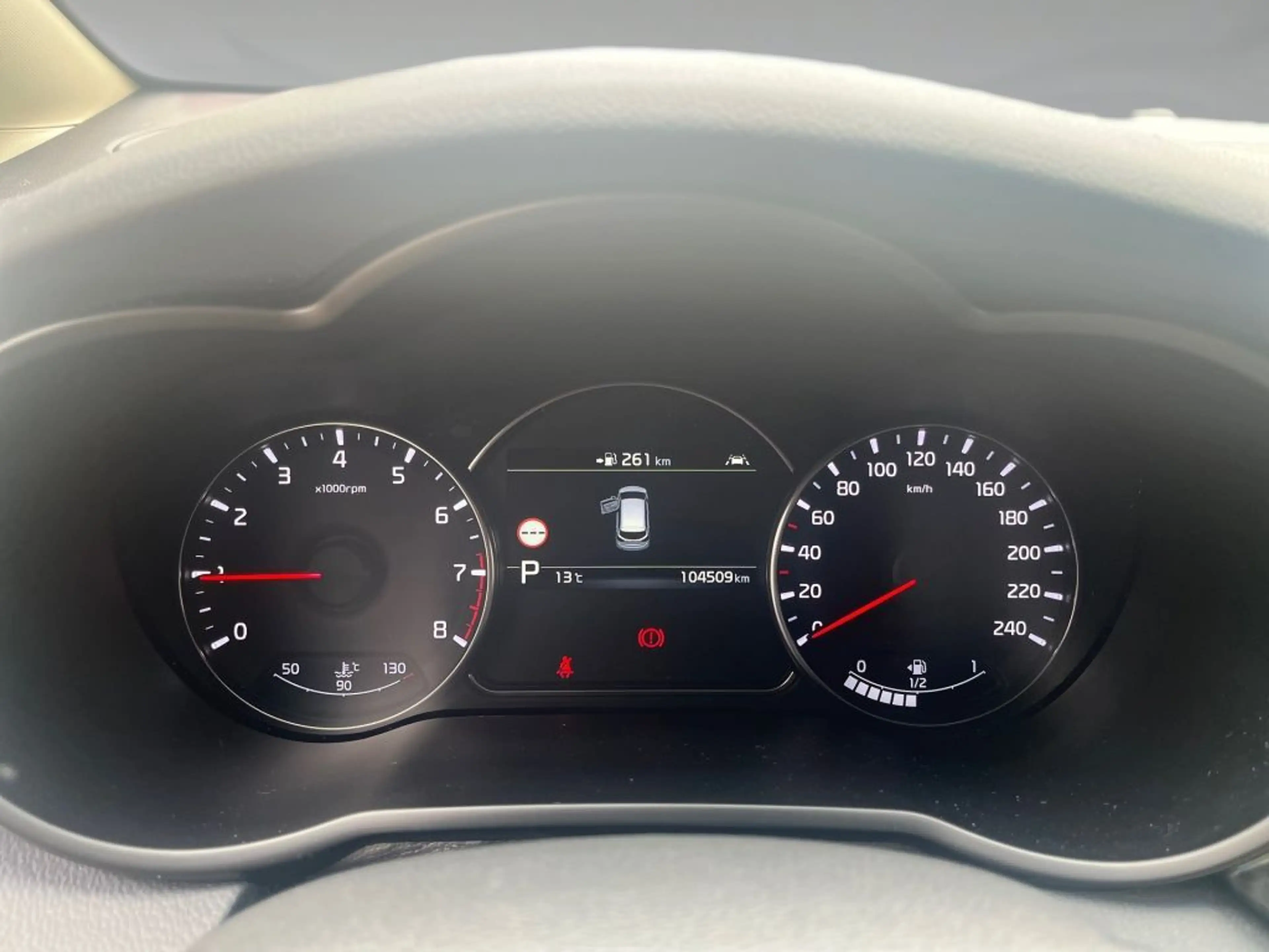 Kia Carens 2.0 GDI Vision — photo 12
